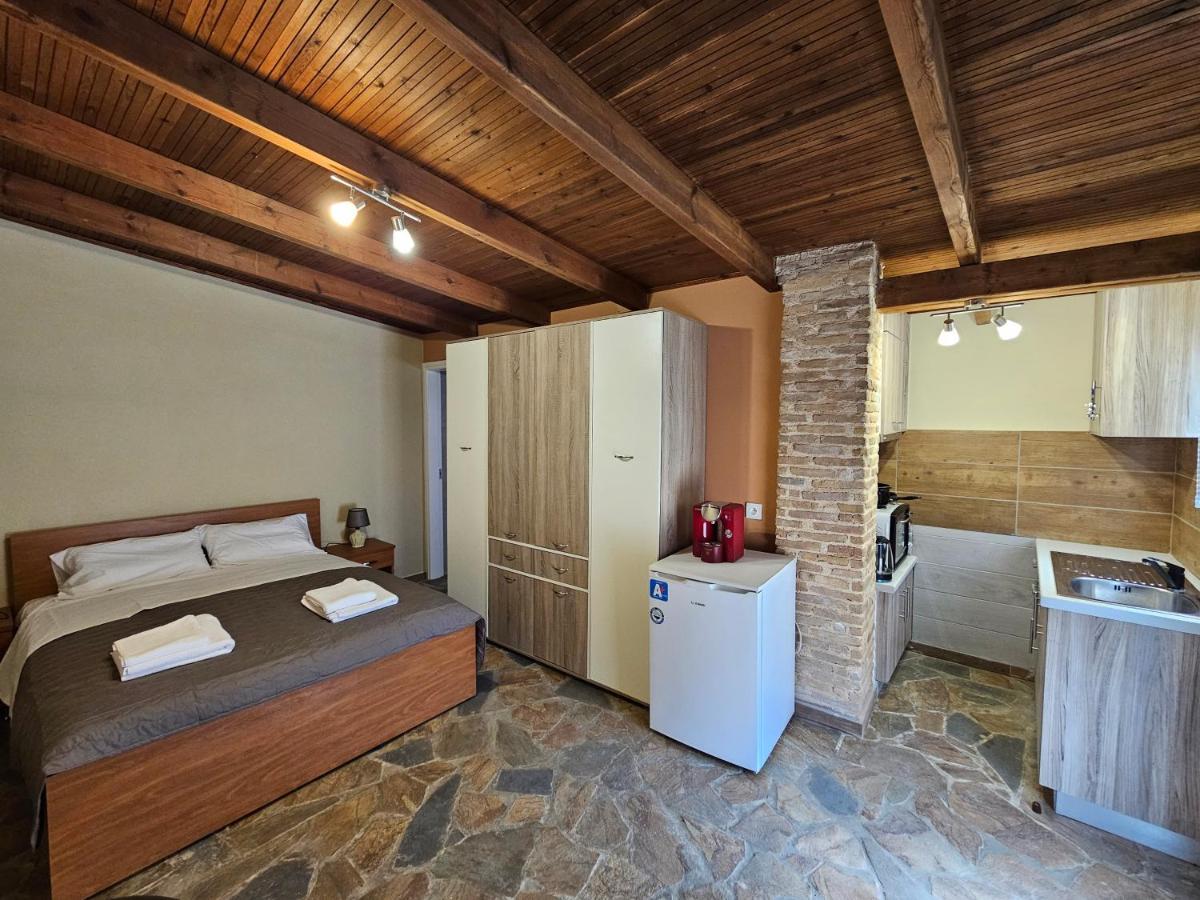 Villa Clotho Pórto Ráfti Exteriör bild